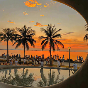 极品美女扒开粉嫩小泬!
